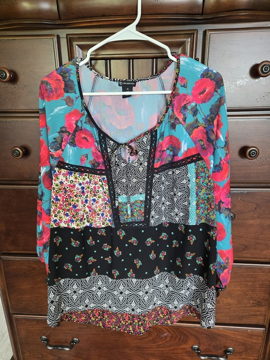 new directions Tops - New Directions Teal, Pink And Black Mixed-Print V-Neck Tunic, Sz. XL